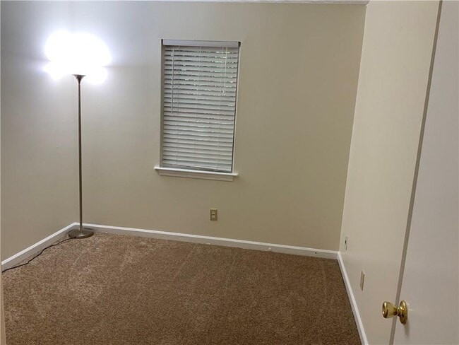 Building Photo - 4167 Oak Ferry Dr NE