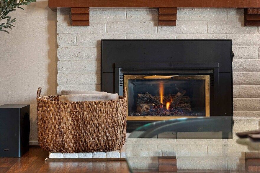 Building Photo - 1191 Los Amigos Dr