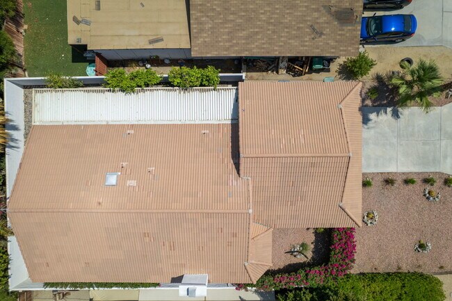 Building Photo - 54140 Avenida Mendoza