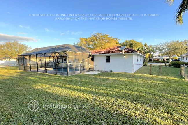 Building Photo - 10274 Ramblewood Dr