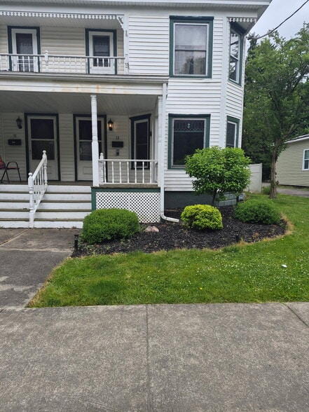 Right unit is #13 - 13 Owego St