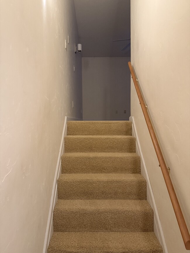 Building Photo - 111 E Driftwood Circle East