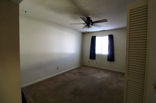 Building Photo - 1018 Blue Ridge Dr