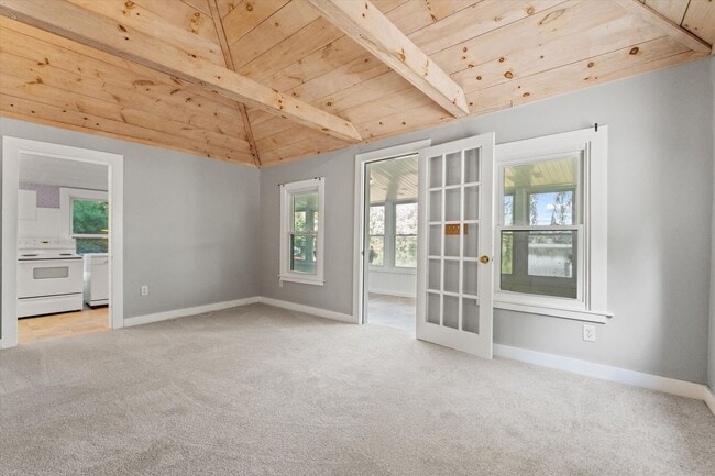 Building Photo - 280 Groton Rd