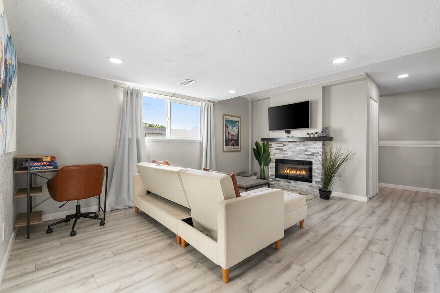 Living Room (garden level) - 7652 Granada Rd