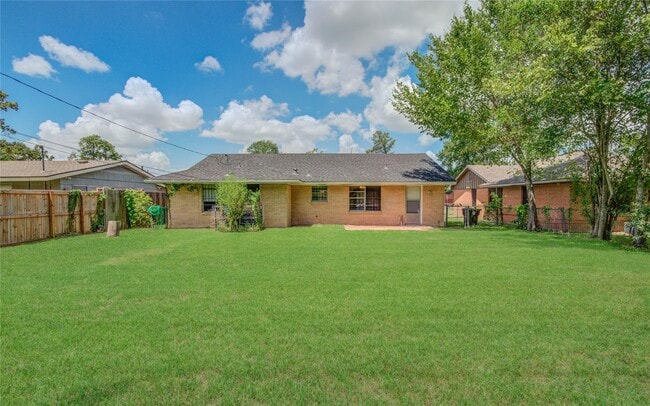 Building Photo - 9526 Balsam Ln