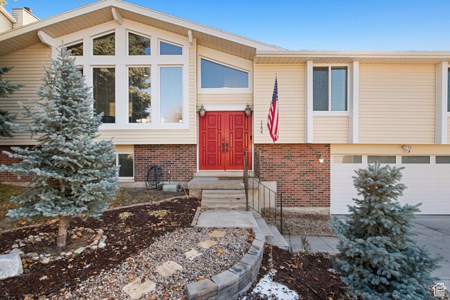 Building Photo - Beautifully Remodeled 4 Bd Home in Sandy