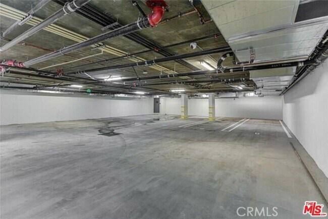 Building Photo - 11478 Moorpark St