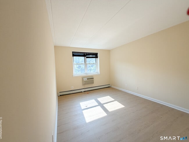 Building Photo - 27 Northill St