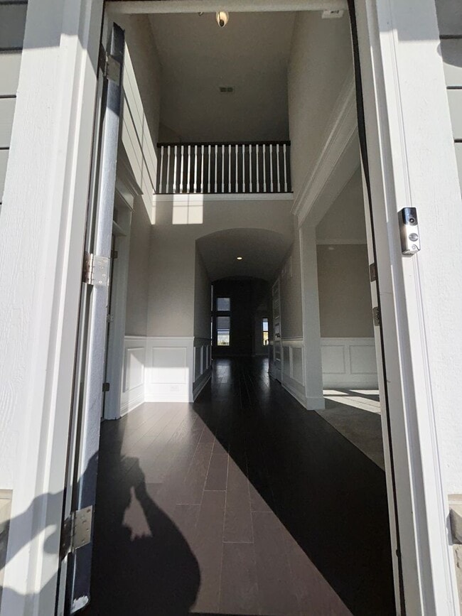 Building Photo - Home For Lease