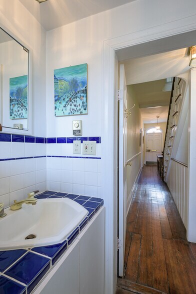 Building Photo - 1310 33rd St NW