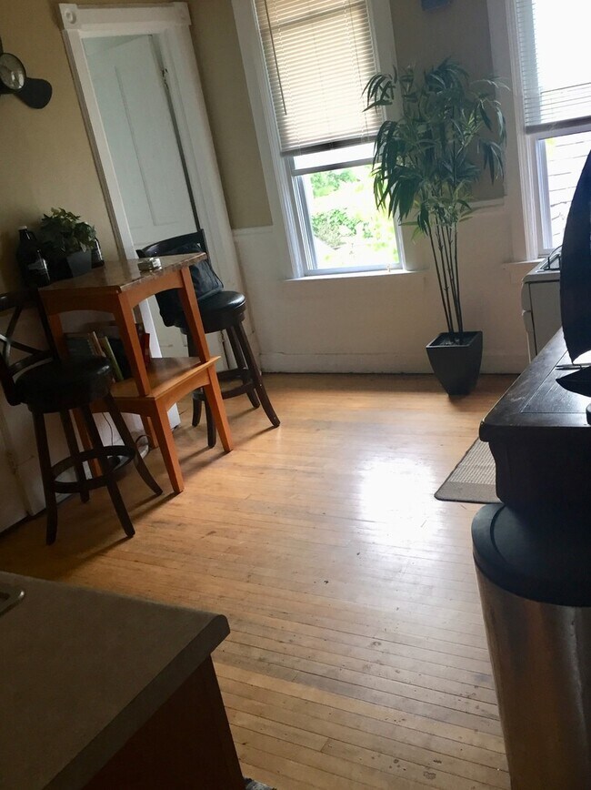 Building Photo - 2432 S Burrell St