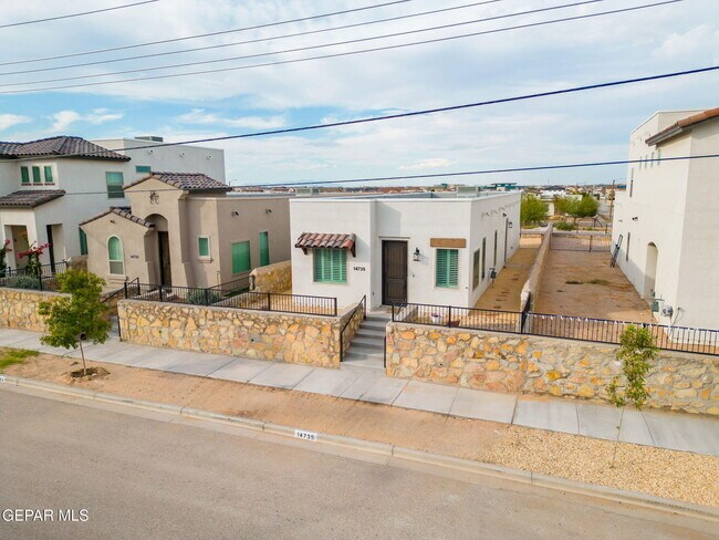 Building Photo - 14735 Pebble Hills Blvd