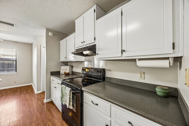 Building Photo - 132 Woodvalley Ct