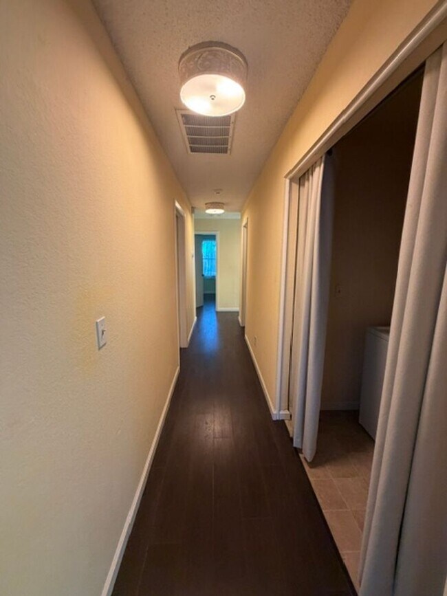 Building Photo - Charming 3 Bedroom + 2 Bathroom Half-Plex Near the American River in Fair Oaks: $2,375.00 + $100.00