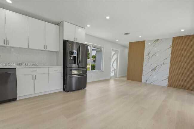 Building Photo - 20440 NW 20th Ct