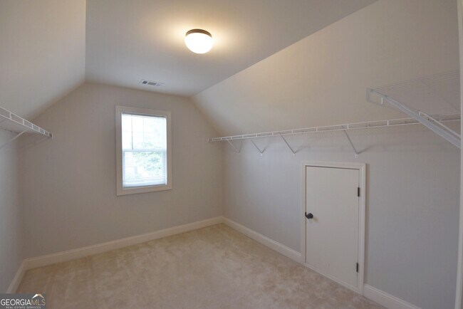 Building Photo - 606 Blackburn Ln