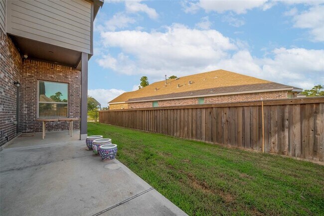 Building Photo - 7809 Axis Rdg Dr