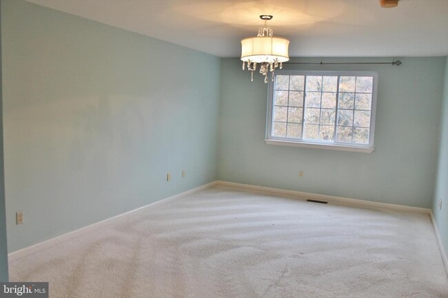 Building Photo - Large updated colonial with a one-car garage nestled at the end of a peaceful cul-de-sac!
