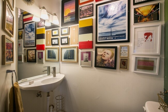 Building Photo - 610 Carlisle Blvd SE