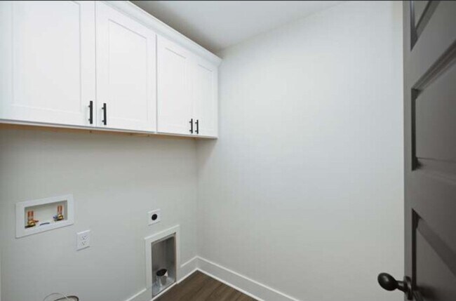 Building Photo - 1609 Elizabeth Rd
