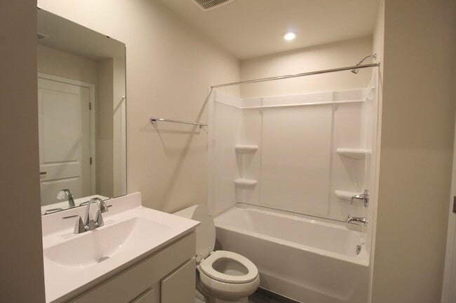 Building Photo - 2910 Orchard Ln