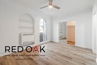 Building Photo - 247 S Alexandria Ave