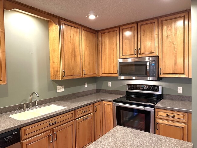 Building Photo - 11448 Town Center Dr