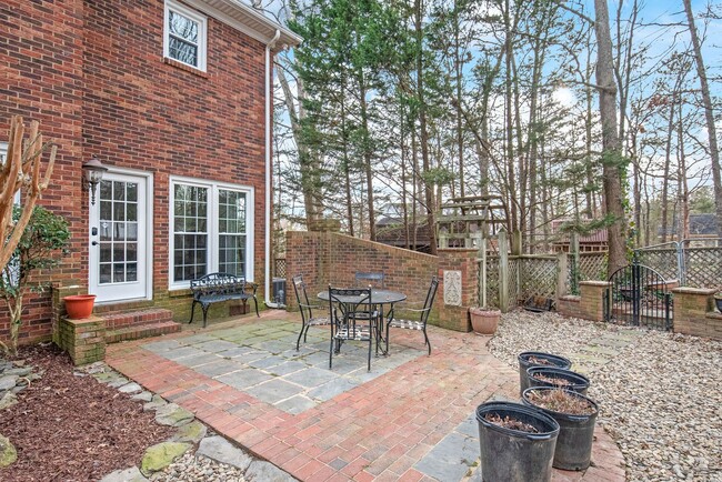 Building Photo - Full Brick Home in Matthews!