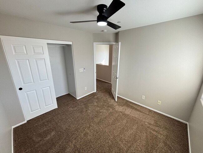 Building Photo - Spacious Tri-Level 4-Bedroom Home with Balcony and Community Amenities in Northwest Las Vegas!