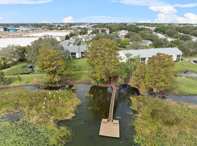 Building Photo - Park Lake - Community Pool