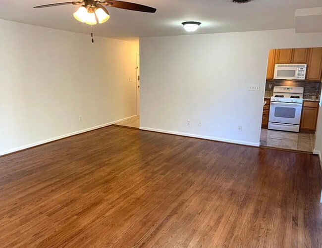 Building Photo - 1805 William St