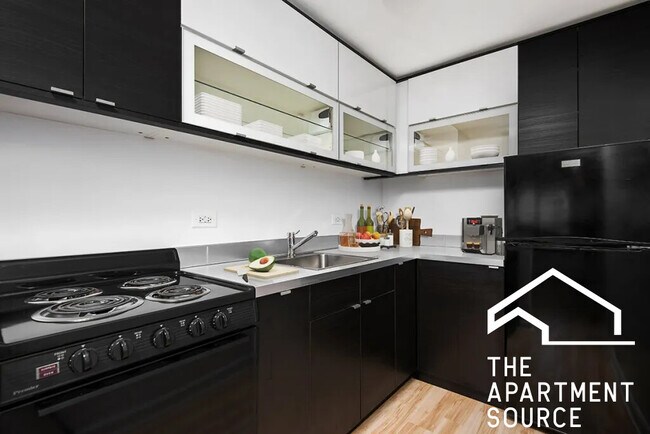 Building Photo - 3130 N Lake Shore Dr