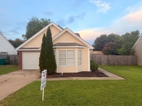 Building Photo - 8617 Inverness Dr