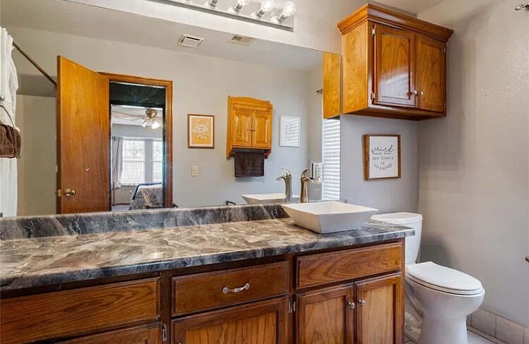 Building Photo - 709 Golden Eagle Dr
