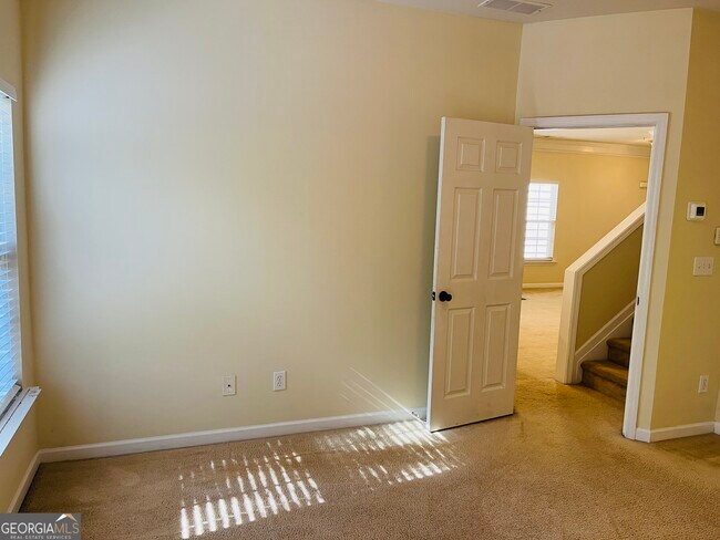 Building Photo - 2042 Appaloosa Way