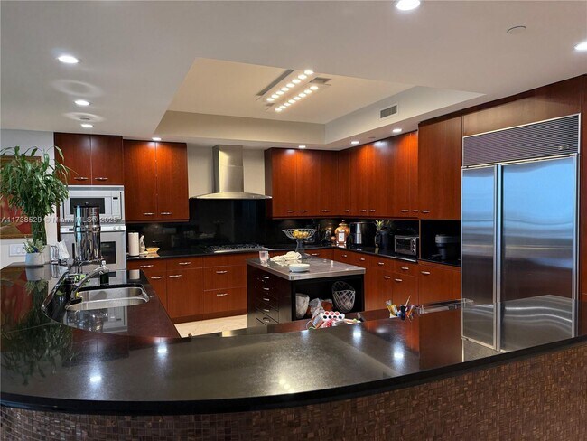 Building Photo - 6000 Island Blvd