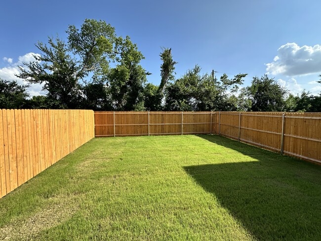 Building Photo - 833 Sandhill Crane Ln