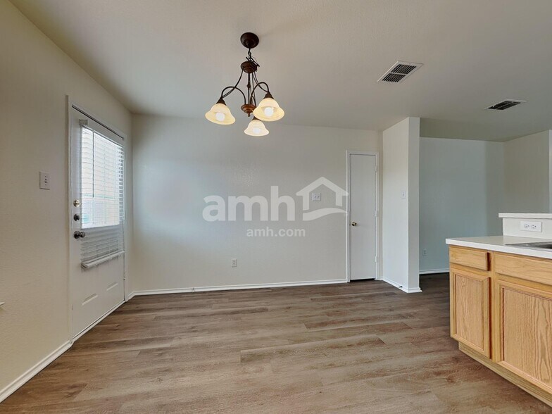 Building Photo - 1520 Wind Star Way