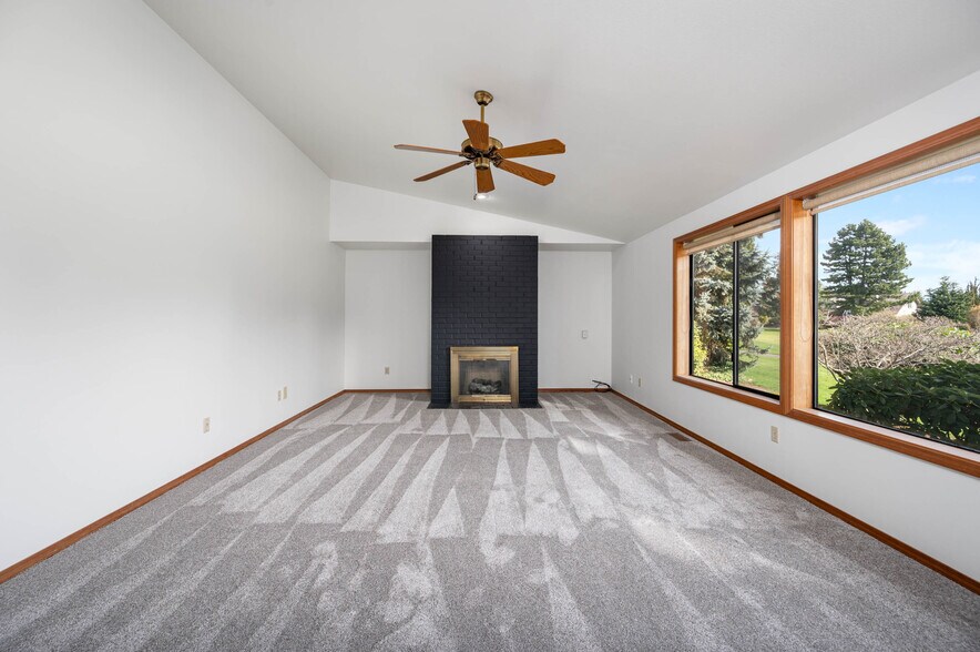 all new carpet - 12371 Rainier Dr