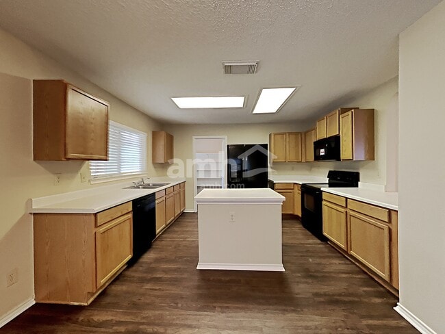 Building Photo - 8335 Tavern Pt