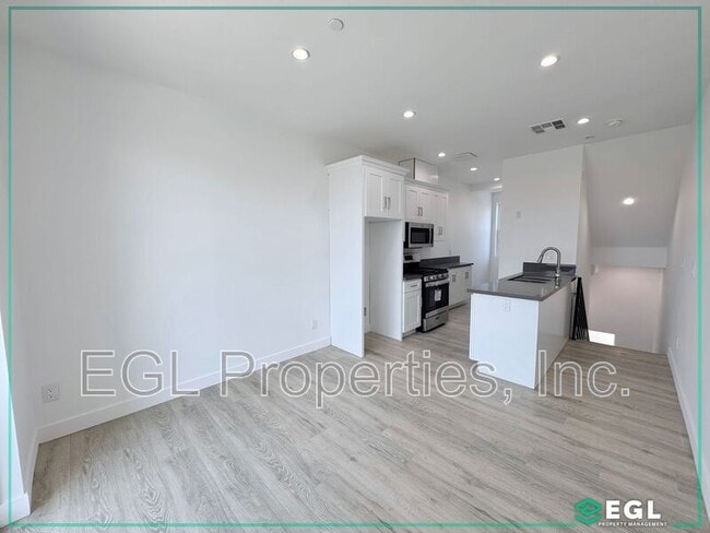 Building Photo - 15314 Grevillea Ave