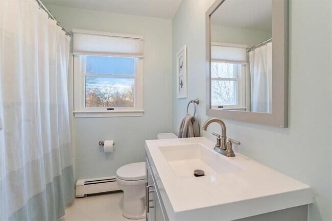 Building Photo - 98 Hargraves Dr