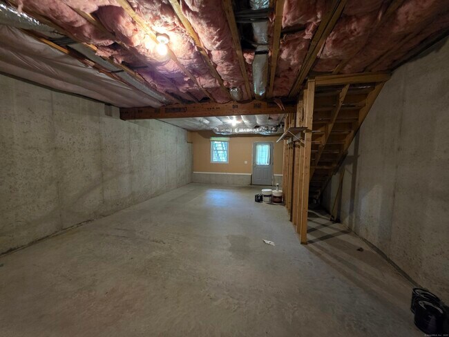 Building Photo - 148 Mathewson St