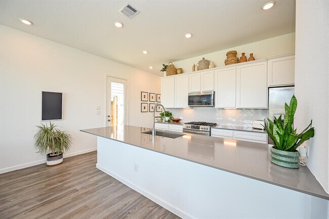Building Photo - 5630 Amber Brook Ln