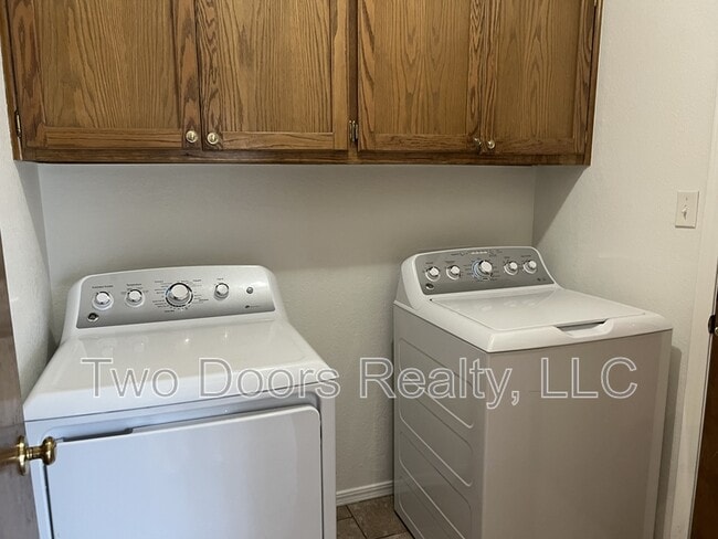 Building Photo - 9712 Grissom Dr