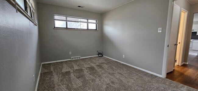 Building Photo - 1134-1138 N Akron St