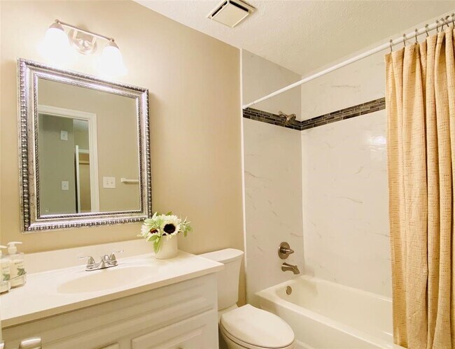 Building Photo - 3727 Bartons Ln