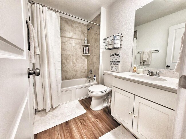 Building Photo - 5421 Bellissima Way