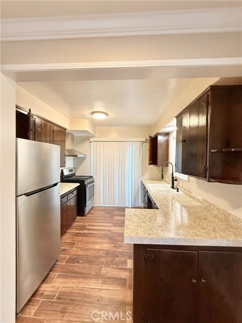 Building Photo - 24 10th Ct